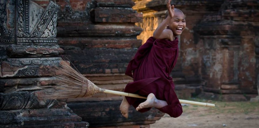 Jonge monniken in Myanmar