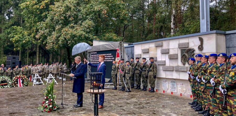 Koning Filip herdenkt met Poolse president de Poolse inzet voor de vrijheid